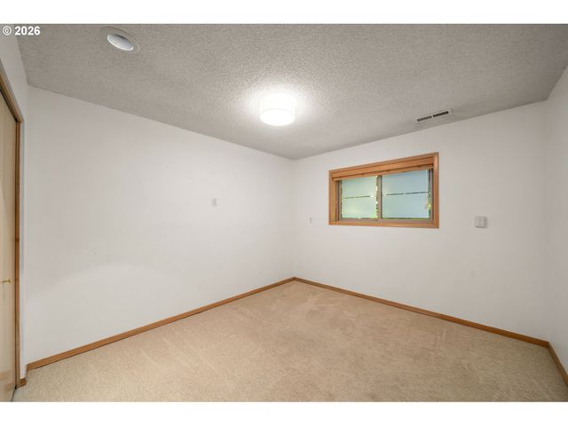 9912 Sw QUAIL POST Rd, Portland, OR 97219