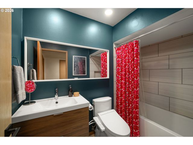 9912 Sw QUAIL POST Rd, Portland, OR 97219