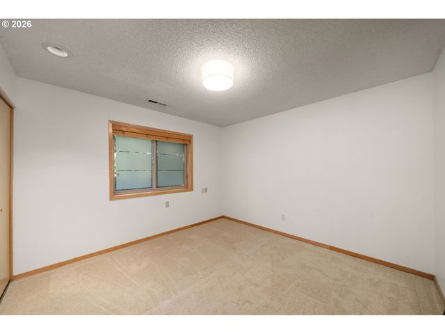 9912 Sw QUAIL POST Rd, Portland, OR 97219