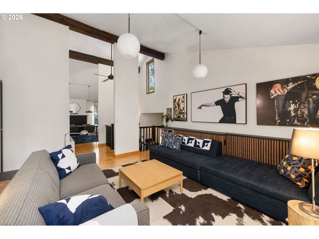 9912 Sw QUAIL POST Rd, Portland, OR 97219