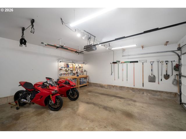 9912 Sw QUAIL POST Rd, Portland, OR 97219