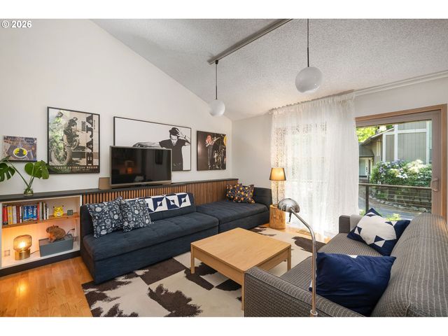 9912 Sw QUAIL POST Rd, Portland, OR 97219