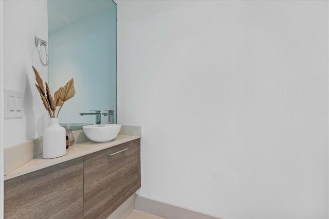 650 NE 32nd Street 4501, Miami, FL 33137