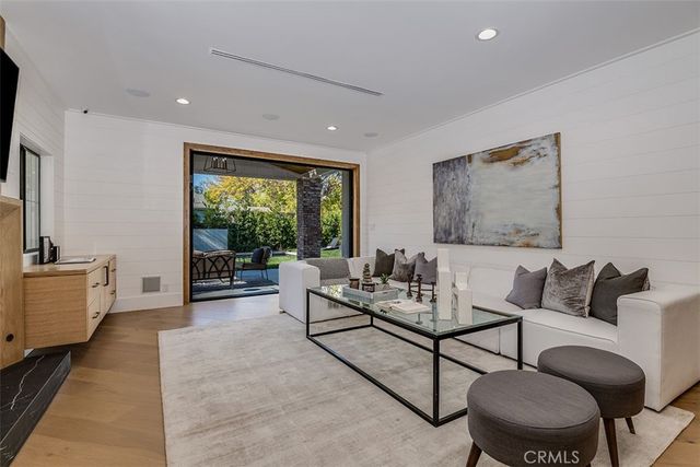 14803 Otsego Street, Sherman Oaks, CA 91403