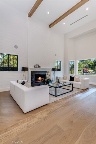 14803 Otsego Street, Sherman Oaks, CA 91403