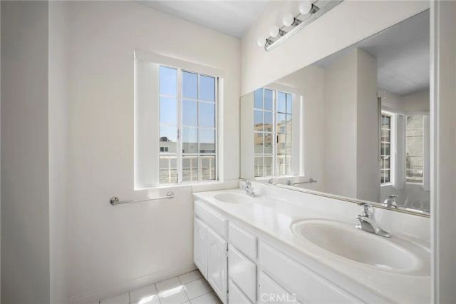 318 N Kenwood Street 105, Glendale, CA 91206