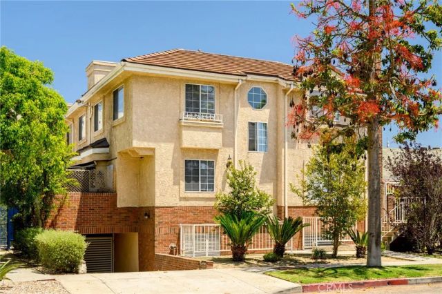 318 N Kenwood Street 105, Glendale, CA 91206