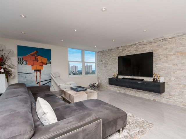 888 INTRACOASTAL Drive 10E, Fort Lauderdale, FL 33304
