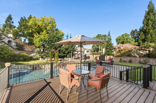 1856 Krpan Dr, Roseville, CA 95747