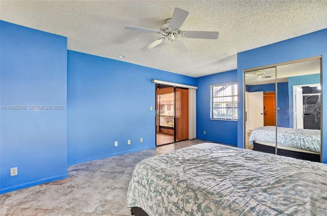 6141 SE Sunny Pointe Cir, Delray Beach, FL 33484