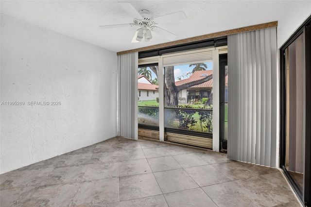6141 SE Sunny Pointe Cir, Delray Beach, FL 33484