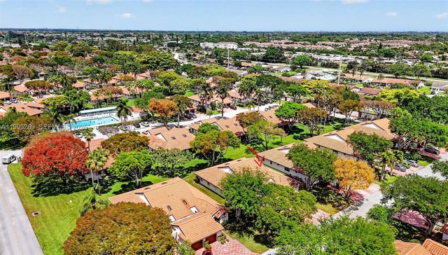 6141 SE Sunny Pointe Cir, Delray Beach, FL 33484