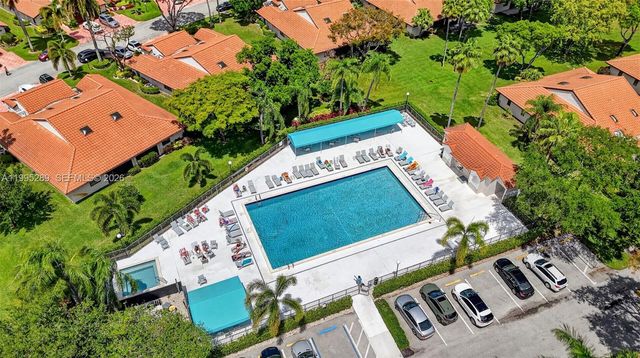 6141 SE Sunny Pointe Cir, Delray Beach, FL 33484