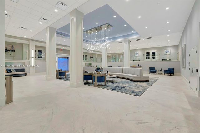 6141 SE Sunny Pointe Cir, Delray Beach, FL 33484