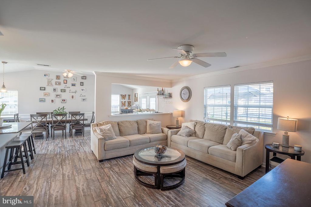 41 NEPTUNE LN, LEVITTOWN, PA 19054 — photo 4