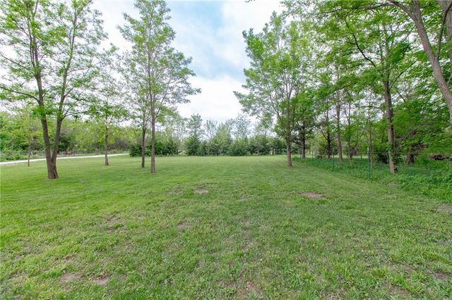 757 SW 800th Road, Holden, MO 64040
