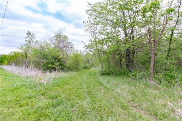 757 SW 800th Road, Holden, MO 64040