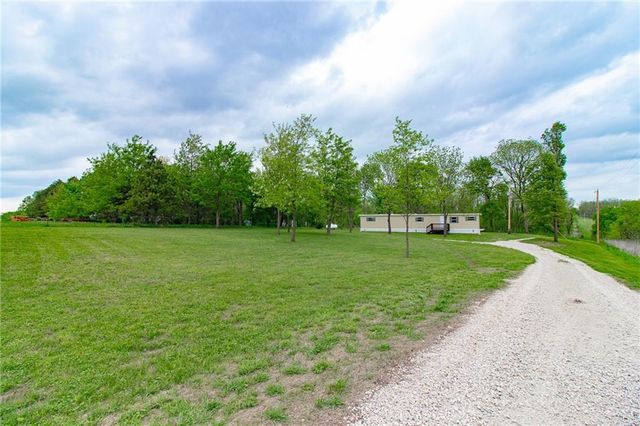 757 SW 800th Road, Holden, MO 64040