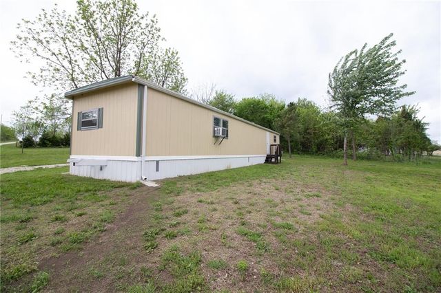 757 SW 800th Road, Holden, MO 64040