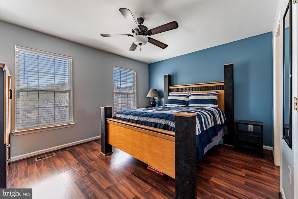 Image 13 of property listing at 60 SIX POINT CT, Baltimore, MD 21244