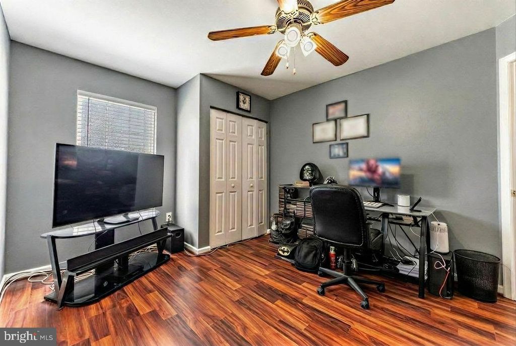 Image 16 of property listing at 60 SIX POINT CT, Baltimore, MD 21244