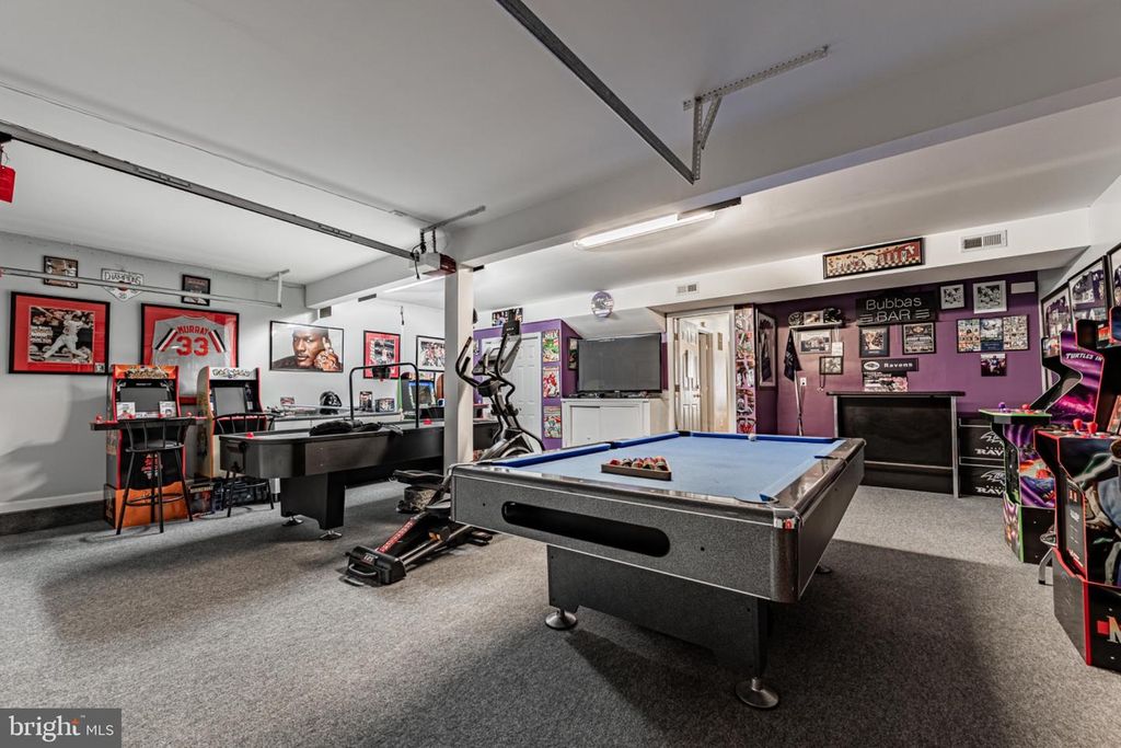 Image 22 of property listing at 60 SIX POINT CT, Baltimore, MD 21244