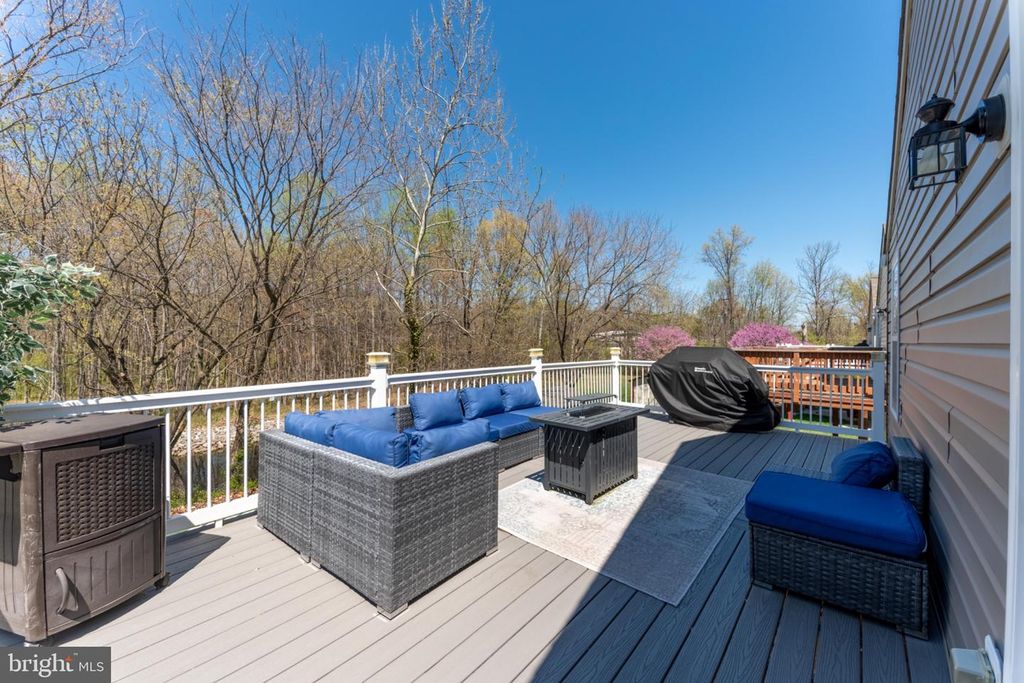 Image 24 of property listing at 60 SIX POINT CT, Baltimore, MD 21244