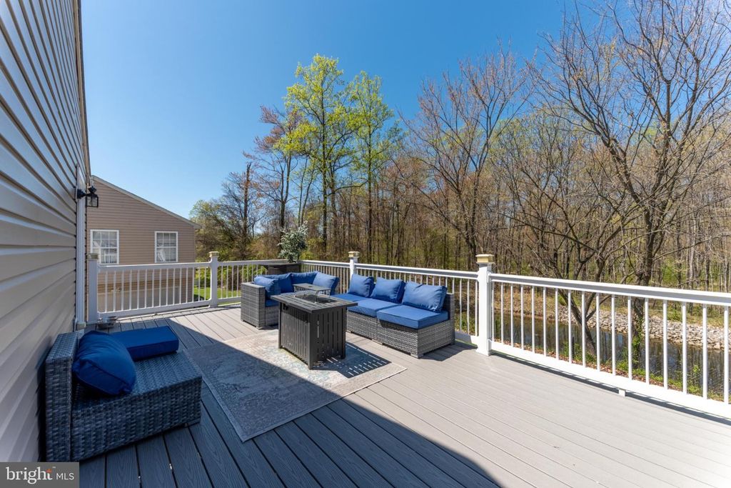 Image 25 of property listing at 60 SIX POINT CT, Baltimore, MD 21244