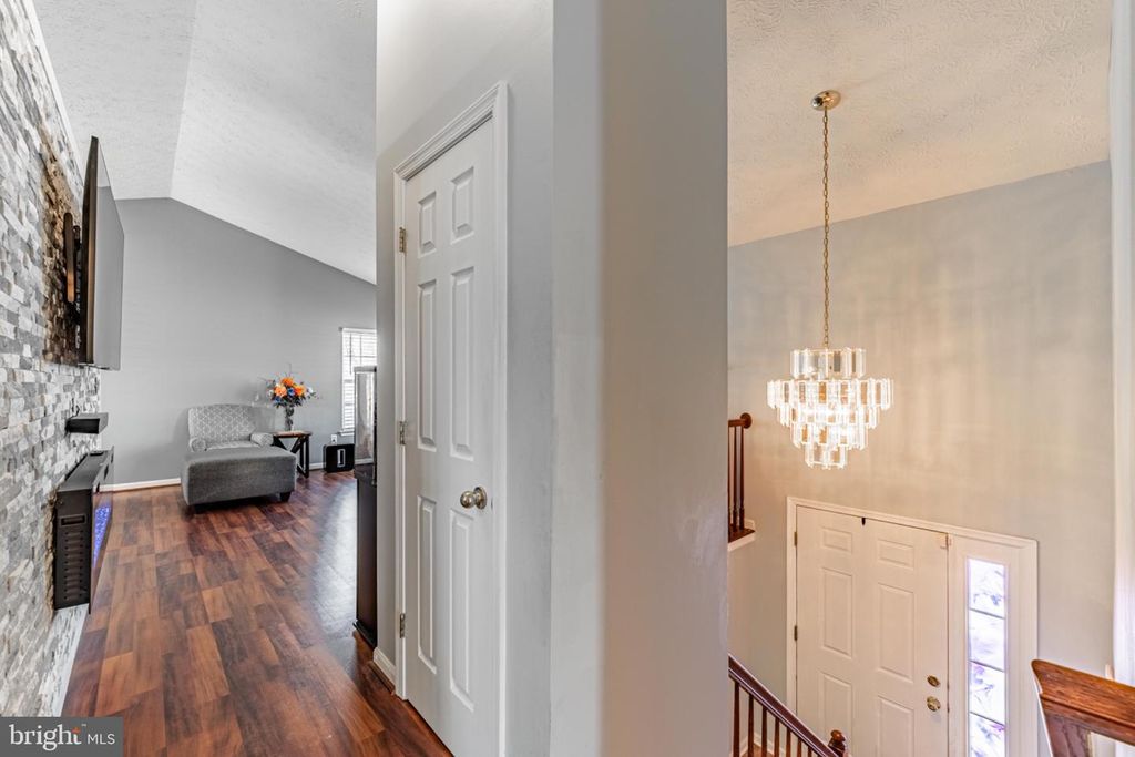 Image 6 of property listing at 60 SIX POINT CT, Baltimore, MD 21244