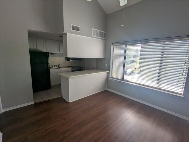 601 Nelray Boulevard 11, Austin, TX 78751