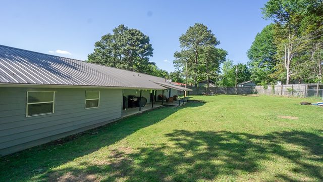 24 Sycamore Avenue, West Fork, AR 72774