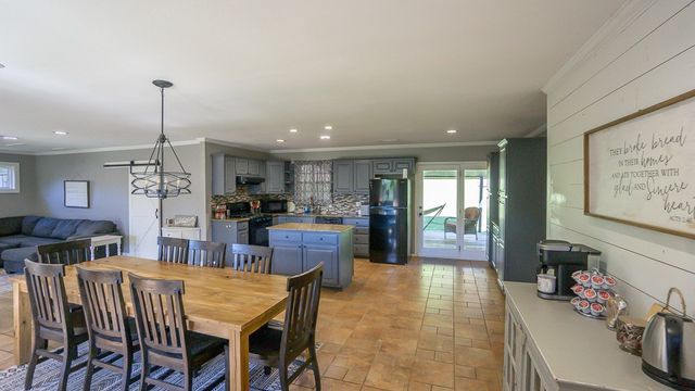 24 Sycamore Avenue, West Fork, AR 72774