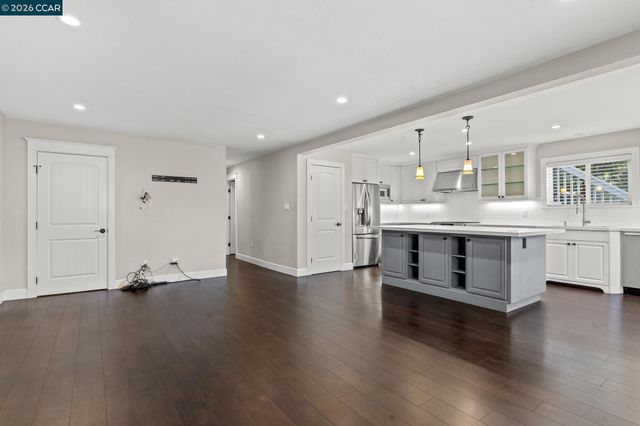 557 43Rd St, Oakland, CA 94609