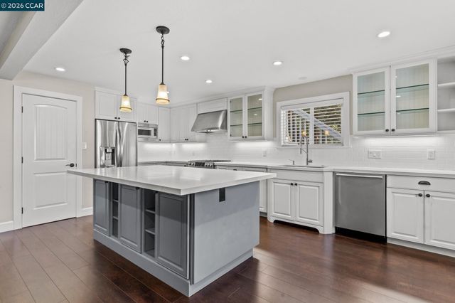 557 43Rd St, Oakland, CA 94609