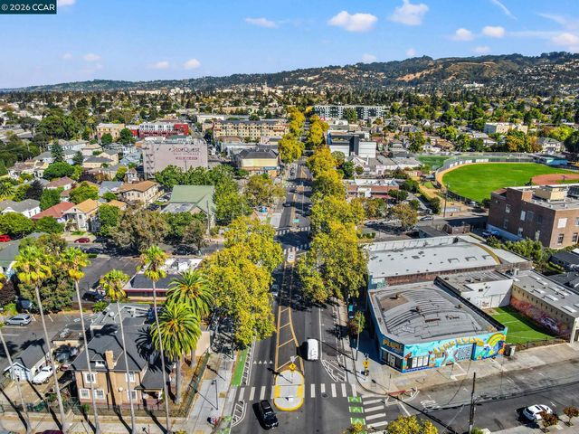 557 43Rd St, Oakland, CA 94609