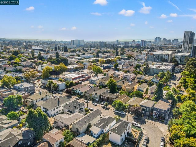 557 43Rd St, Oakland, CA 94609