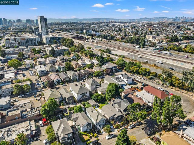 557 43Rd St, Oakland, CA 94609