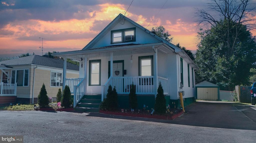 721 FLORENCE, VINELAND, NJ 08360 — exterior