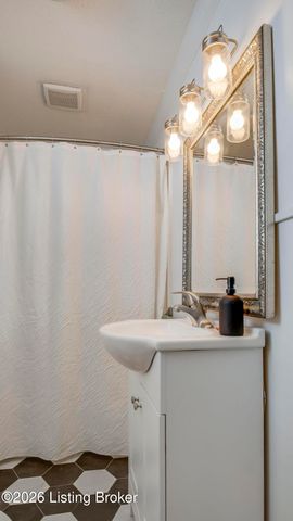 2139 Bradley Ave, Louisville, KY 40217