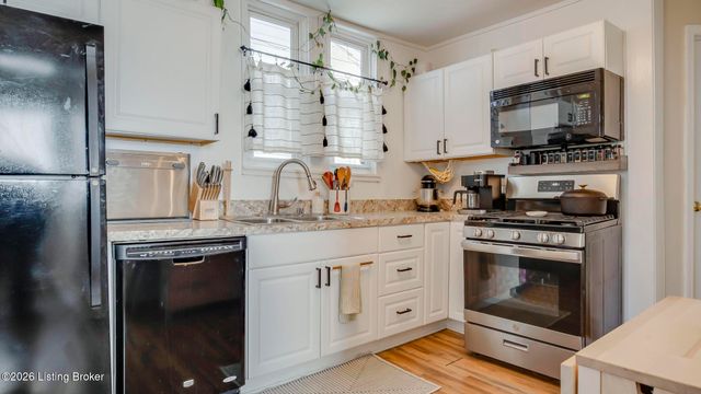 2139 Bradley Ave, Louisville, KY 40217