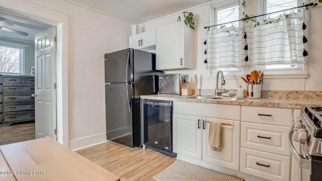 2139 Bradley Ave, Louisville, KY 40217