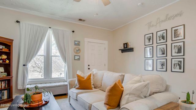 2139 Bradley Ave, Louisville, KY 40217