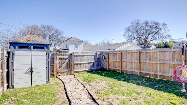 2139 Bradley Ave, Louisville, KY 40217