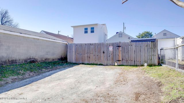 2139 Bradley Ave, Louisville, KY 40217