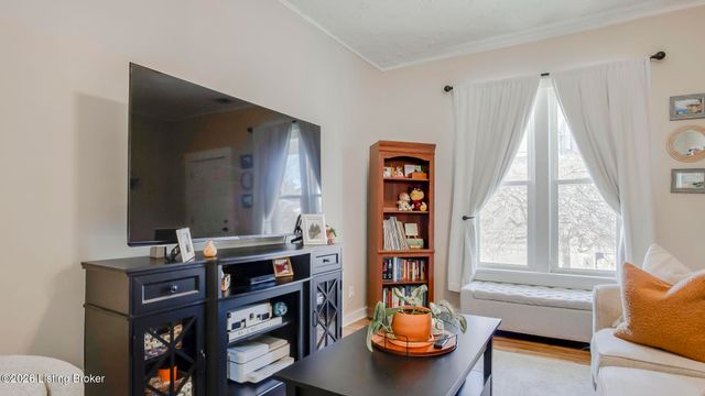 2139 Bradley Ave, Louisville, KY 40217