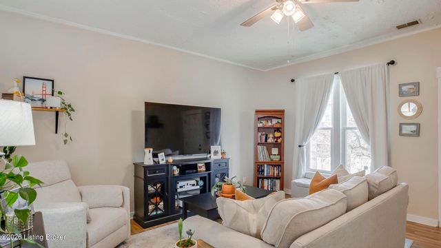 2139 Bradley Ave, Louisville, KY 40217