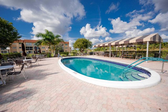 8861 Sunrise Lakes Boulevard Unit 301, Sunrise, FL 33322