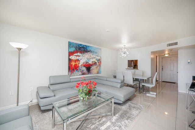 8861 Sunrise Lakes Boulevard Unit 301, Sunrise, FL 33322