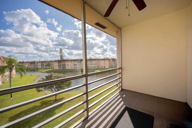 8861 Sunrise Lakes Boulevard Unit 301, Sunrise, FL 33322