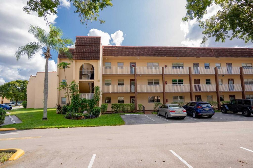 8861 Sunrise Lakes Boulevard Unit 301, Sunrise, FL 33322